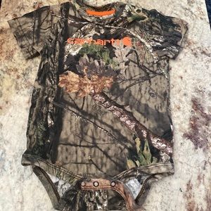 NWOT Carhartt Size 9 Months Mossy Oak Camouflage onesie